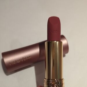 Nwot lancome full size lipstick 210 "unspoken feelings"
